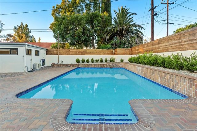 5910 Victoria, Riverside, CA 92506