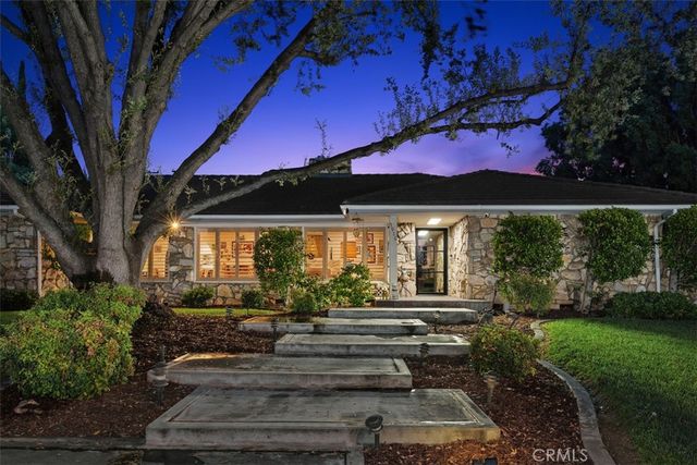5910 Victoria, Riverside, CA 92506