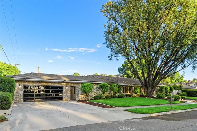 5910 Victoria, Riverside, CA 92506