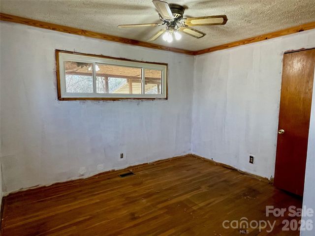 3988 Greenwood Drive, Lenoir, NC 28645