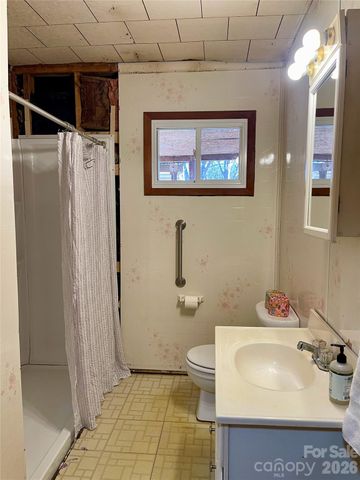 3988 Greenwood Drive, Lenoir, NC 28645