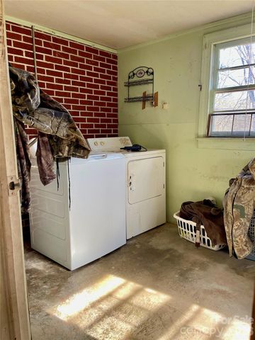 3988 Greenwood Drive, Lenoir, NC 28645