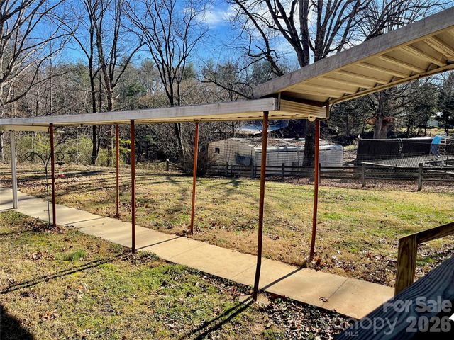 3988 Greenwood Drive, Lenoir, NC 28645