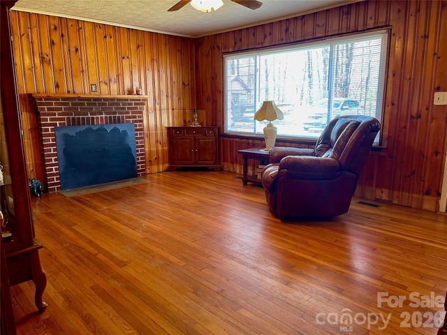 3988 Greenwood Drive, Lenoir, NC 28645