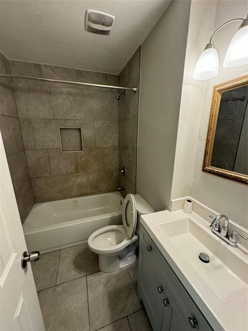 9902 Valley Sun Drive, Houston, TX 77078