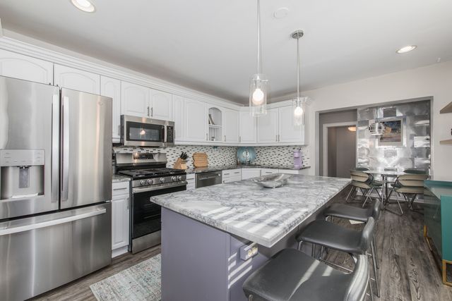 3312 N New England Avenue, Chicago, IL 60634