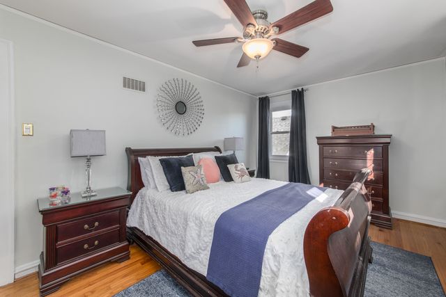 3312 N New England Avenue, Chicago, IL 60634
