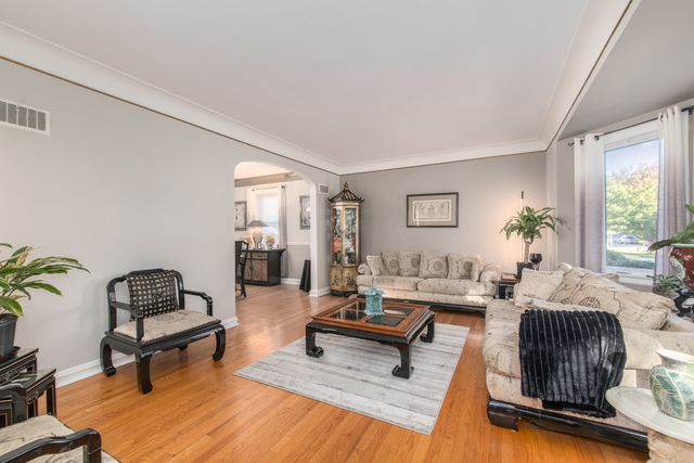 3312 N New England Avenue, Chicago, IL 60634