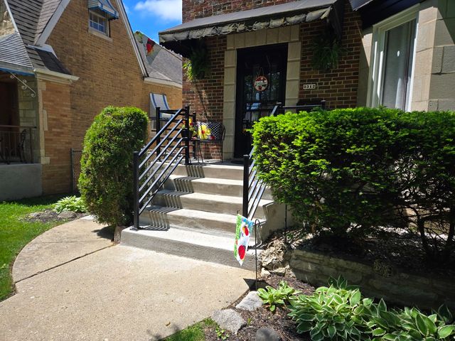 3312 N New England Avenue, Chicago, IL 60634