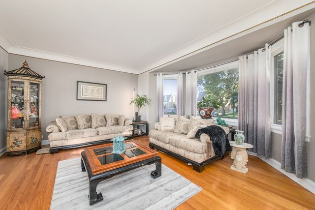 3312 N New England Avenue, Chicago, IL 60634
