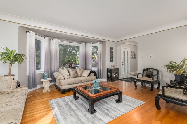 3312 N New England Avenue, Chicago, IL 60634