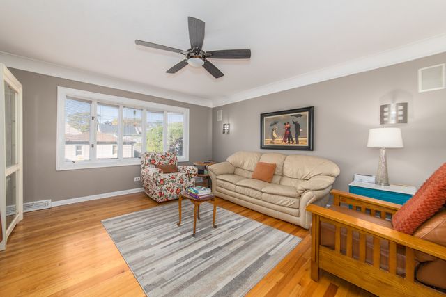 3312 N New England Avenue, Chicago, IL 60634