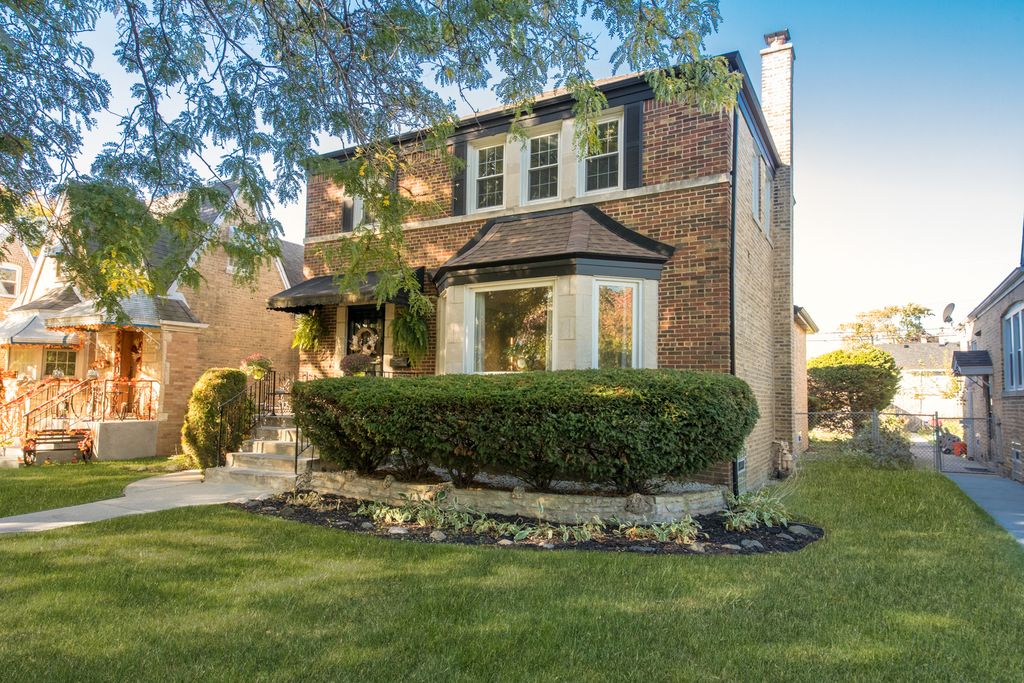 3312 N New England Avenue, Chicago, IL 60634