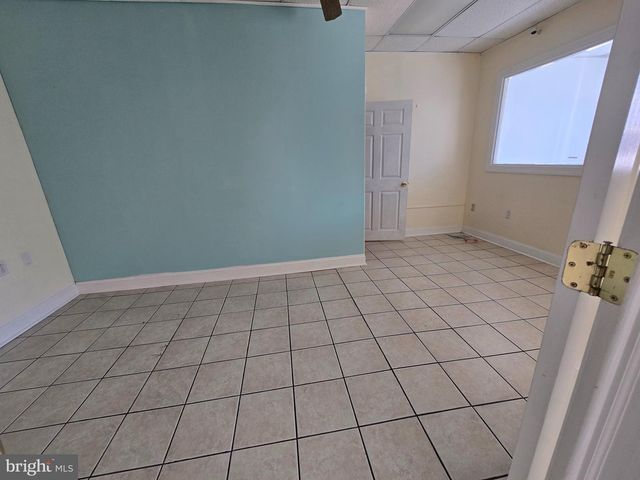 925 MARKET ST, Marcus Hook, PA 19061