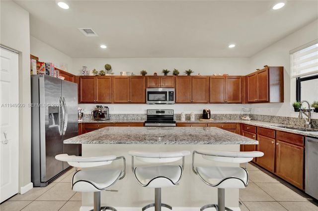 9411 W 35th Ave, Hialeah, FL 33018