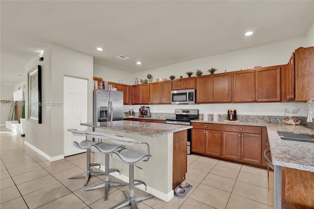 9411 W 35th Ave, Hialeah, FL 33018