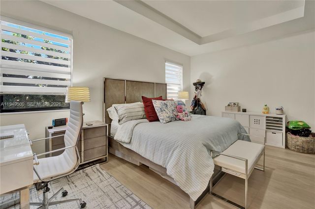 9411 W 35th Ave, Hialeah, FL 33018