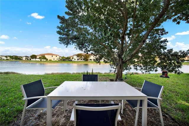 9411 W 35th Ave, Hialeah, FL 33018