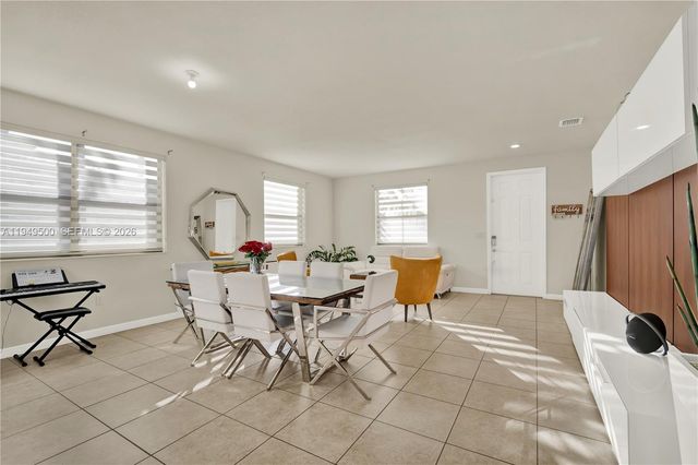 9411 W 35th Ave, Hialeah, FL 33018