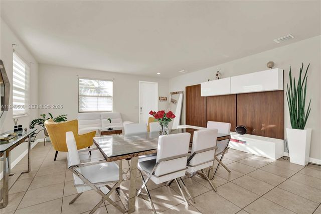 9411 W 35th Ave, Hialeah, FL 33018