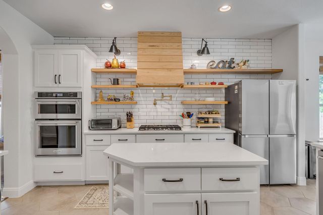 2421 Turtle Mountain BND, Austin, TX 78748