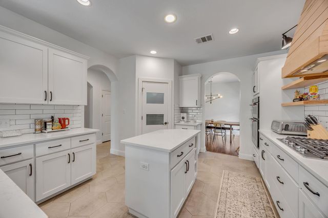 2421 Turtle Mountain BND, Austin, TX 78748