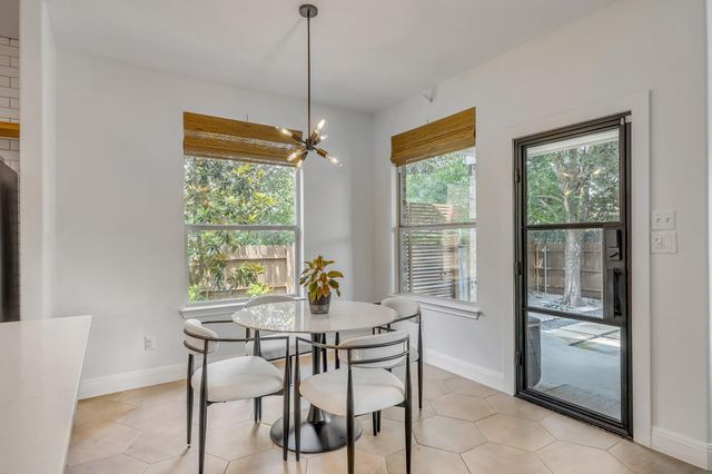 2421 Turtle Mountain BND, Austin, TX 78748