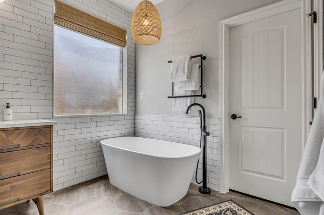 2421 Turtle Mountain BND, Austin, TX 78748
