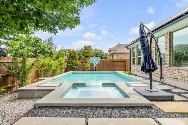 2421 Turtle Mountain BND, Austin, TX 78748
