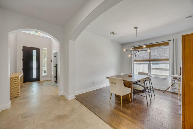 2421 Turtle Mountain BND, Austin, TX 78748