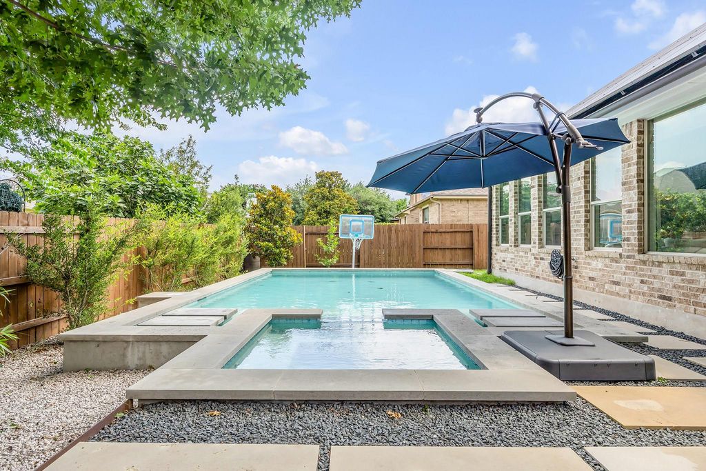 2421 Turtle Mountain BND, Austin, TX 78748