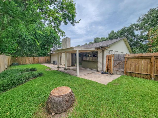 2211 Woodglen Drive, Missouri City, TX 77489