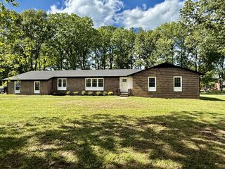 305 Twelve Oaks Rd, Tullahoma, TN 37388