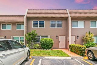 9050 NW 28th St, Coral Springs, FL 33065
