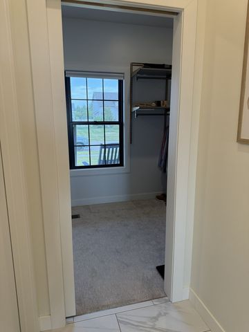 237 W Torrey Pines Drive, Eldridge, IA 52748