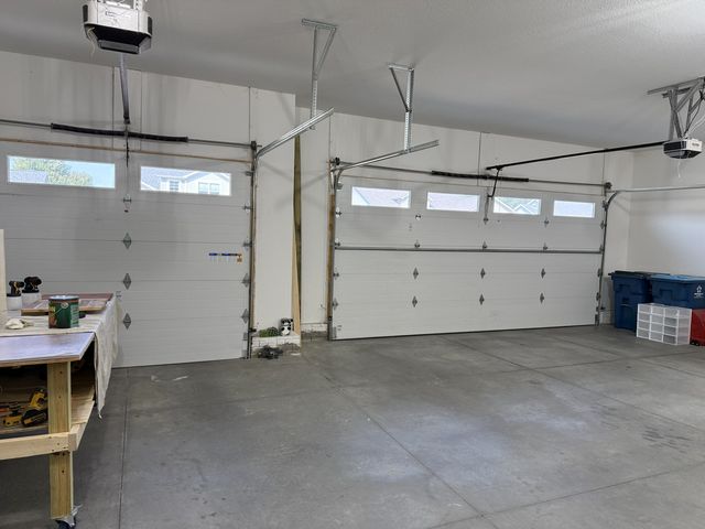 237 W Torrey Pines Drive, Eldridge, IA 52748