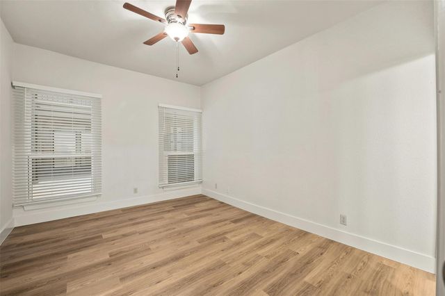 1910 Robbins PL 105, Austin, TX 78705