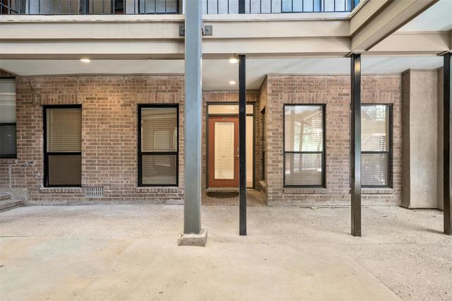 1910 Robbins PL 105, Austin, TX 78705