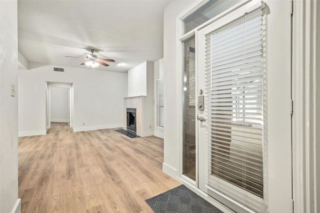 1910 Robbins PL 105, Austin, TX 78705