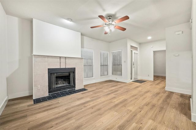 1910 Robbins PL 105, Austin, TX 78705