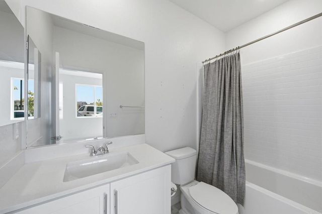 5310 Seacliff Place 13, San Diego, CA 92154