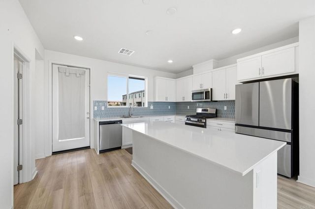 5310 Seacliff Place 13, San Diego, CA 92154