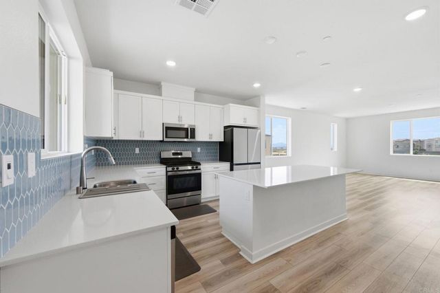 5310 Seacliff Place 13, San Diego, CA 92154