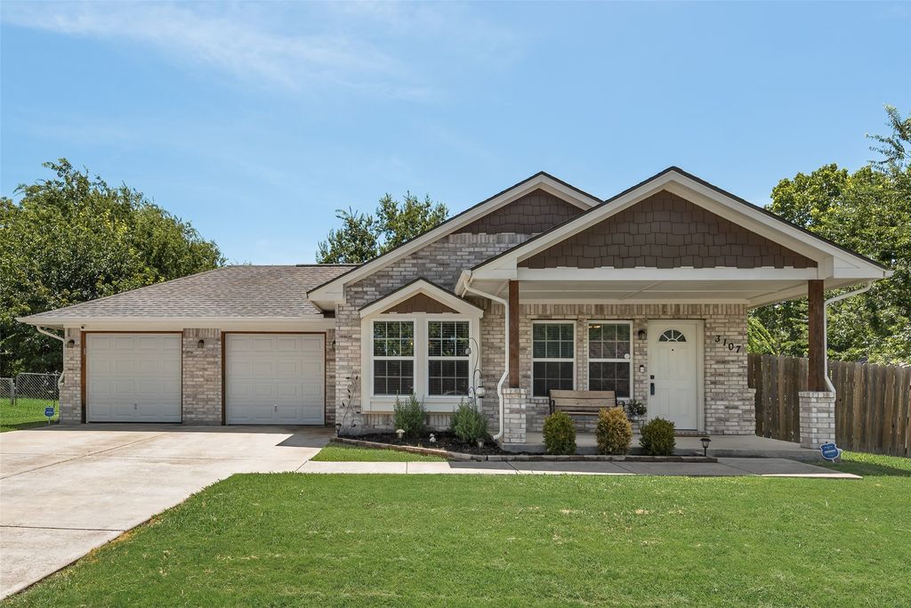 3107 Selfridge Drive, Arlington, TX 76014