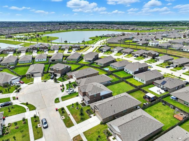 9815 Wembley Vista Court, Baytown, TX 77521