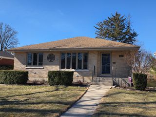 878 S Parkside Avenue, Elmhurst, IL 60126