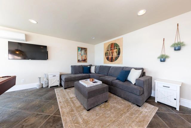 1731 S Pacific St, Oceanside, CA 92054