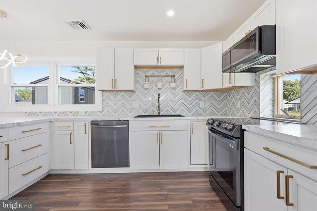 25 GUN RD, Levittown, PA 19057