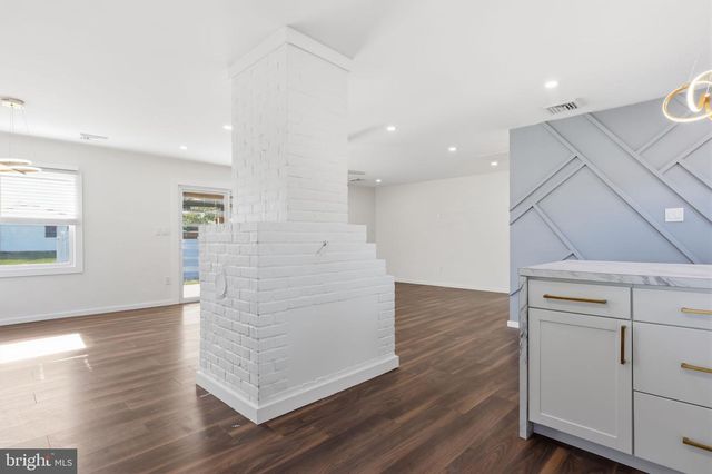 25 GUN RD, Levittown, PA 19057