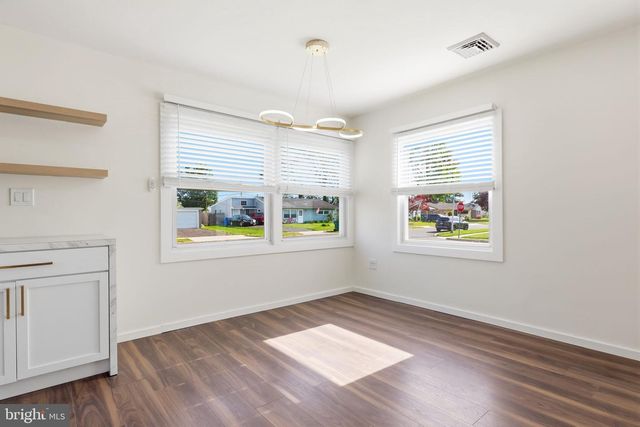 25 GUN RD, Levittown, PA 19057